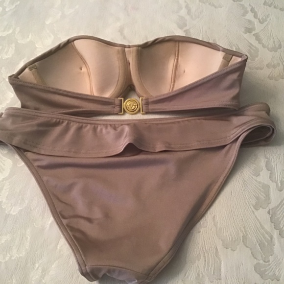 Victoria’s Secret bikini - Picture 2 of 2